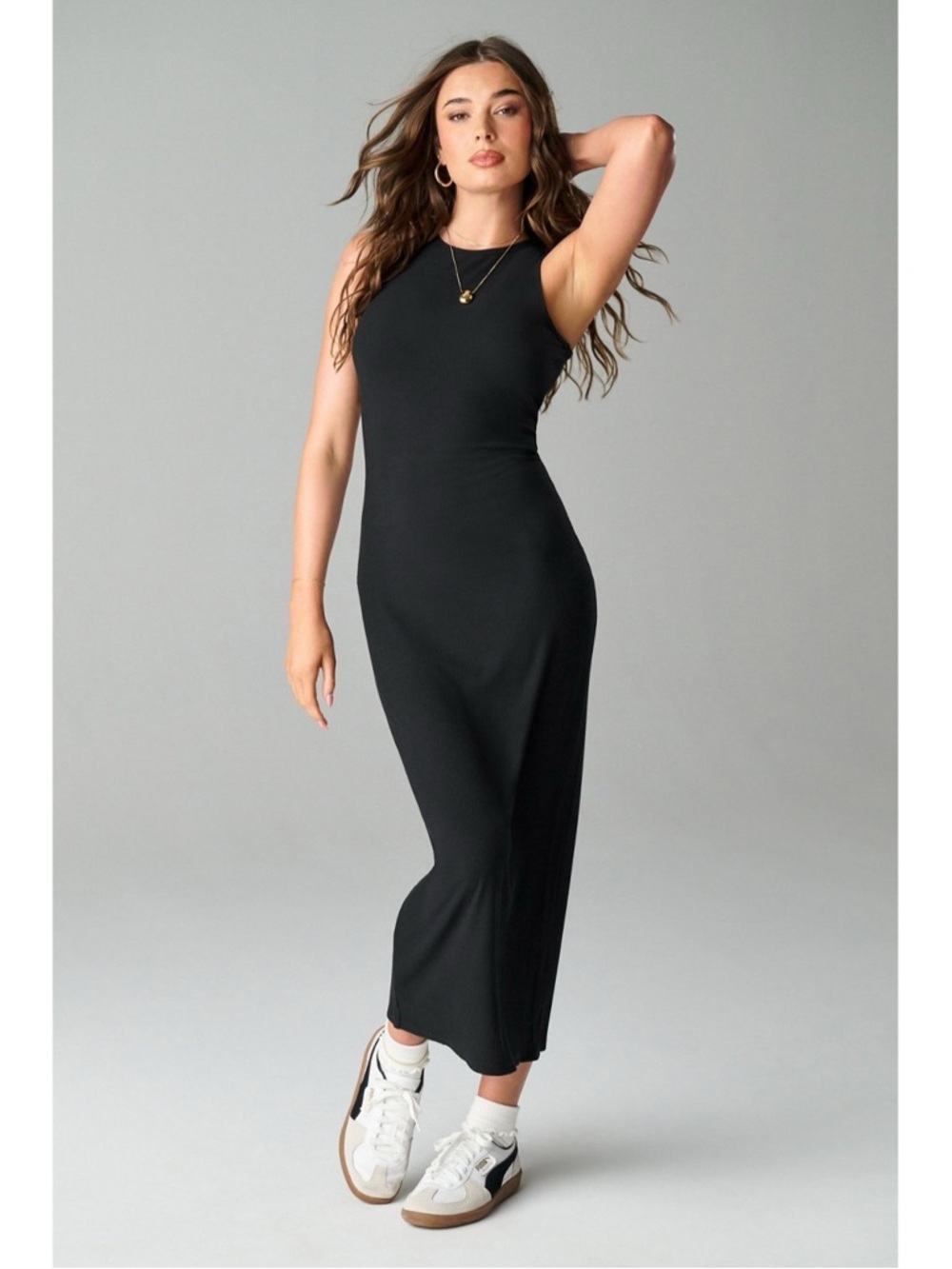 Sleeveless maxi black dress